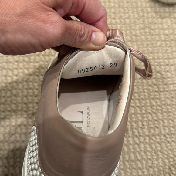 AGL Attilio Giusti Leombruni athletic shoe with pearl embellishment - Picture 5 of 7